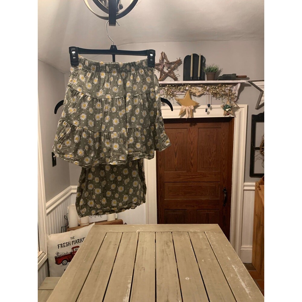 Girls Set, Size M (10/12) - Picture 2 of 2